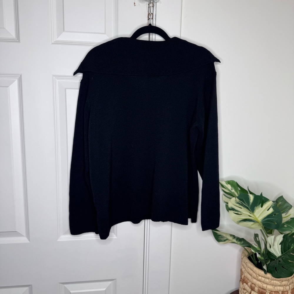 Margaret O’Leary Black Button-Front Cardigan with Wide Collar - Picture 2 of 4